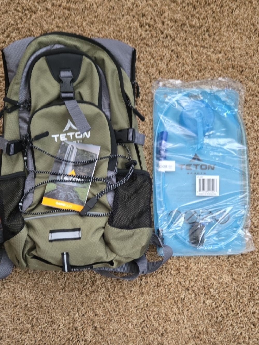 Oasis 1100 Teton Sports Hydration Pack 18L -Green and Grey - Picture 5 of 6